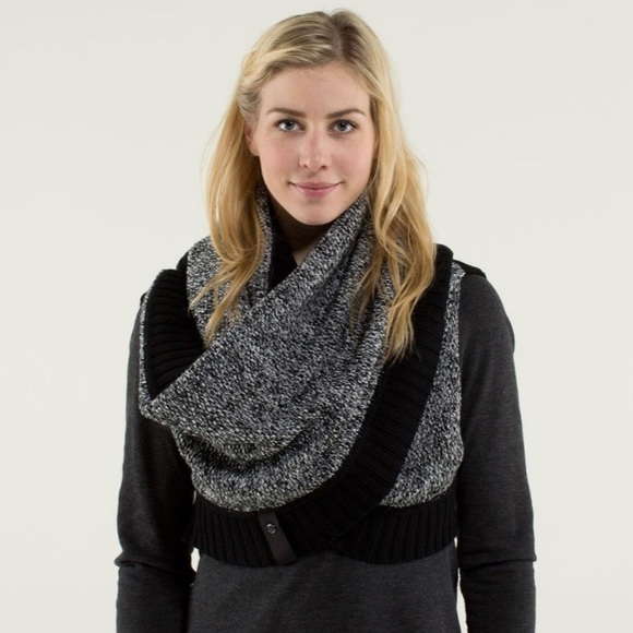 Lululemon Cozy Yogi Infinity Scarf - Picture 1 of 5